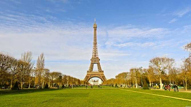 Eiffel Doodle
