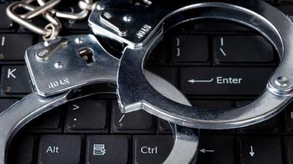 computer crime Σύλληψη