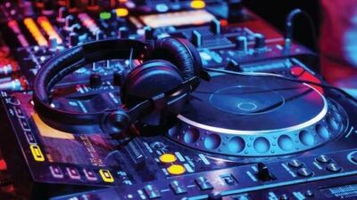DJ